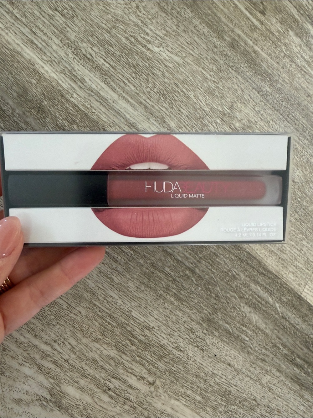 HUDA BEAUTY Liquid Matte Lipstick — perfectionist